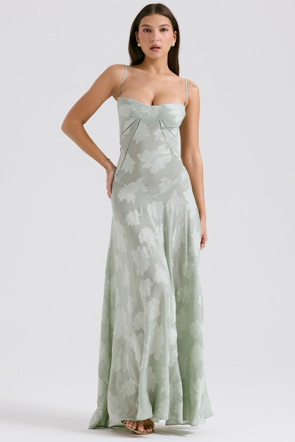 Elegantes und leichtes Sommerkleid