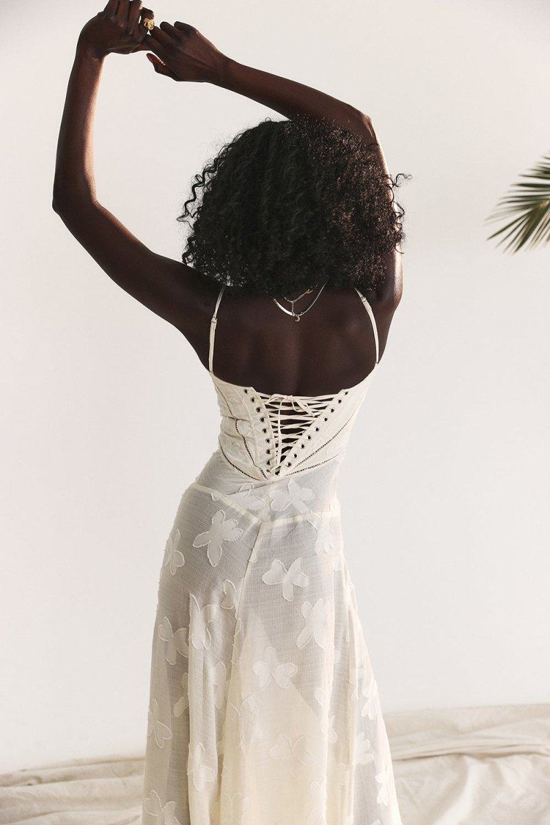 Elegantes und leichtes Sommerkleid