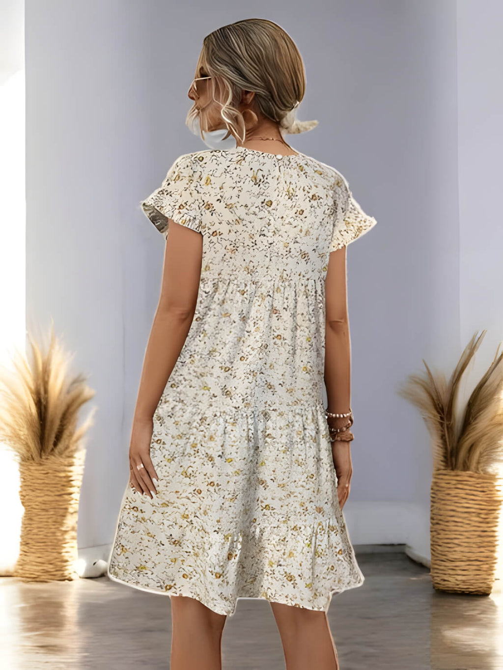 OTILIA – Fließendes Sommerkleid mit Stufen und Blumenmuster