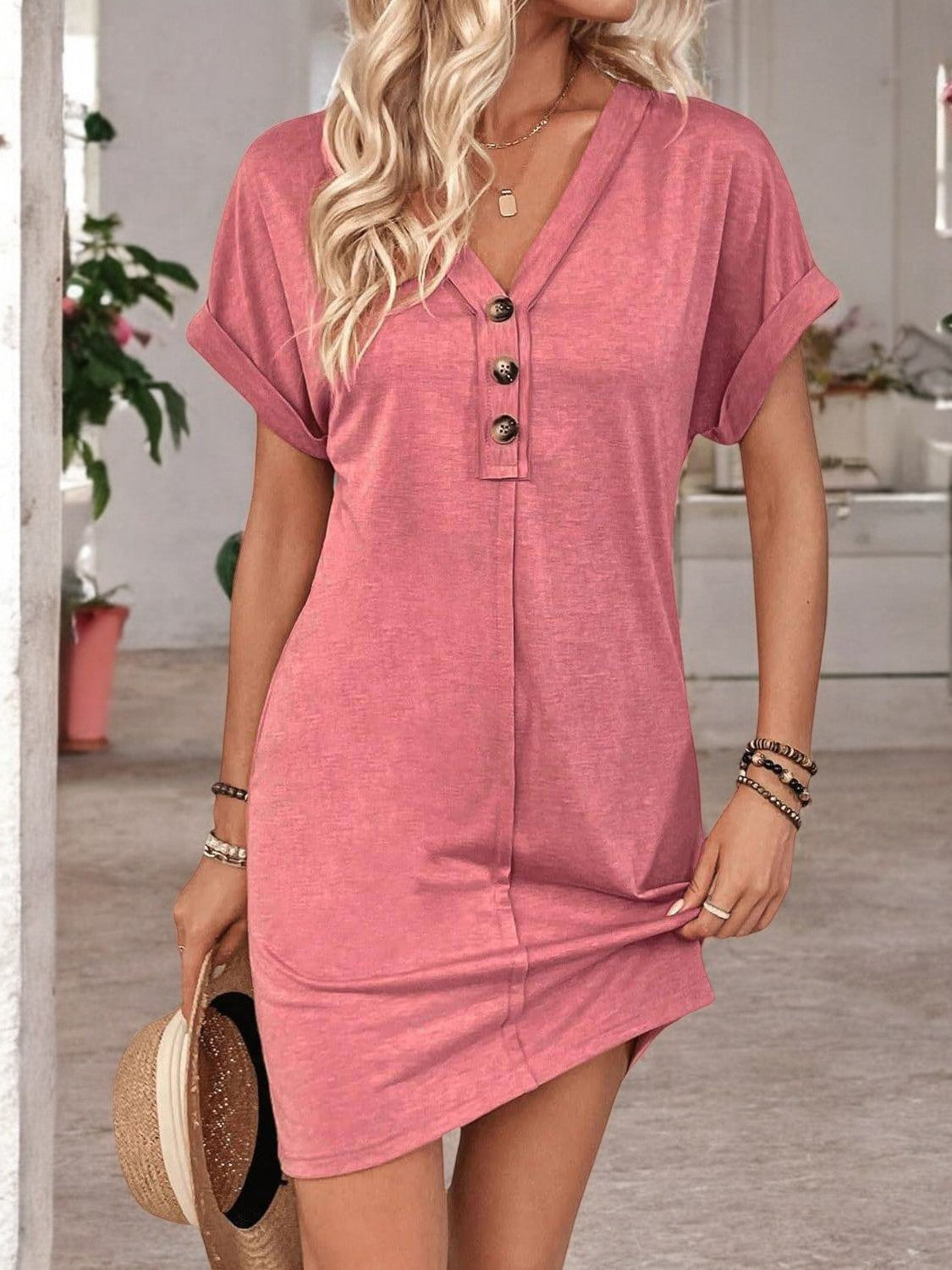 SUNLIT BREEZE – V-Ausschnitt Knopf Sommerkleid