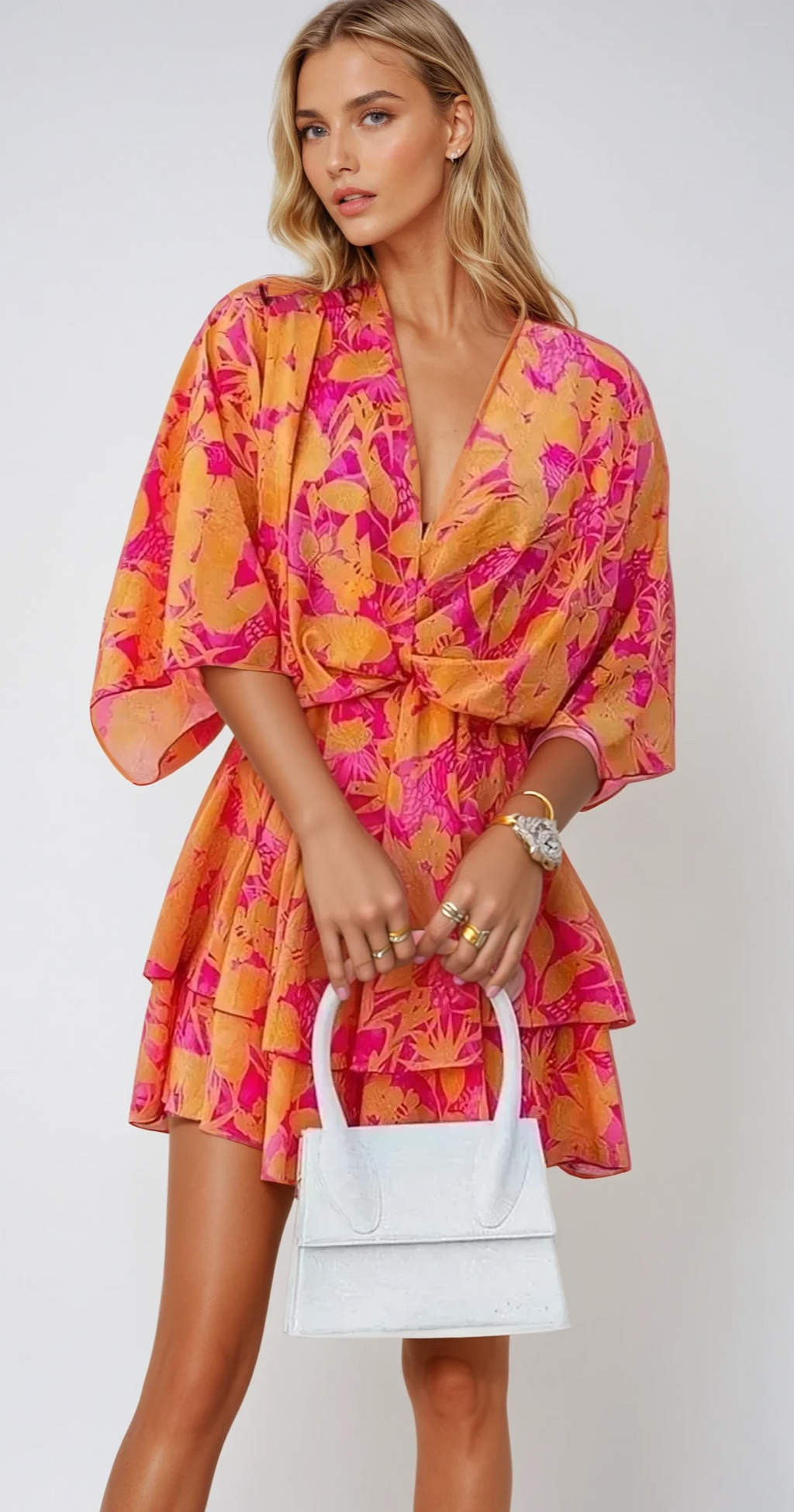 SUNSET BLISS – Rüschensommerkleid mit Mini-Länge und V-Ausschnitt