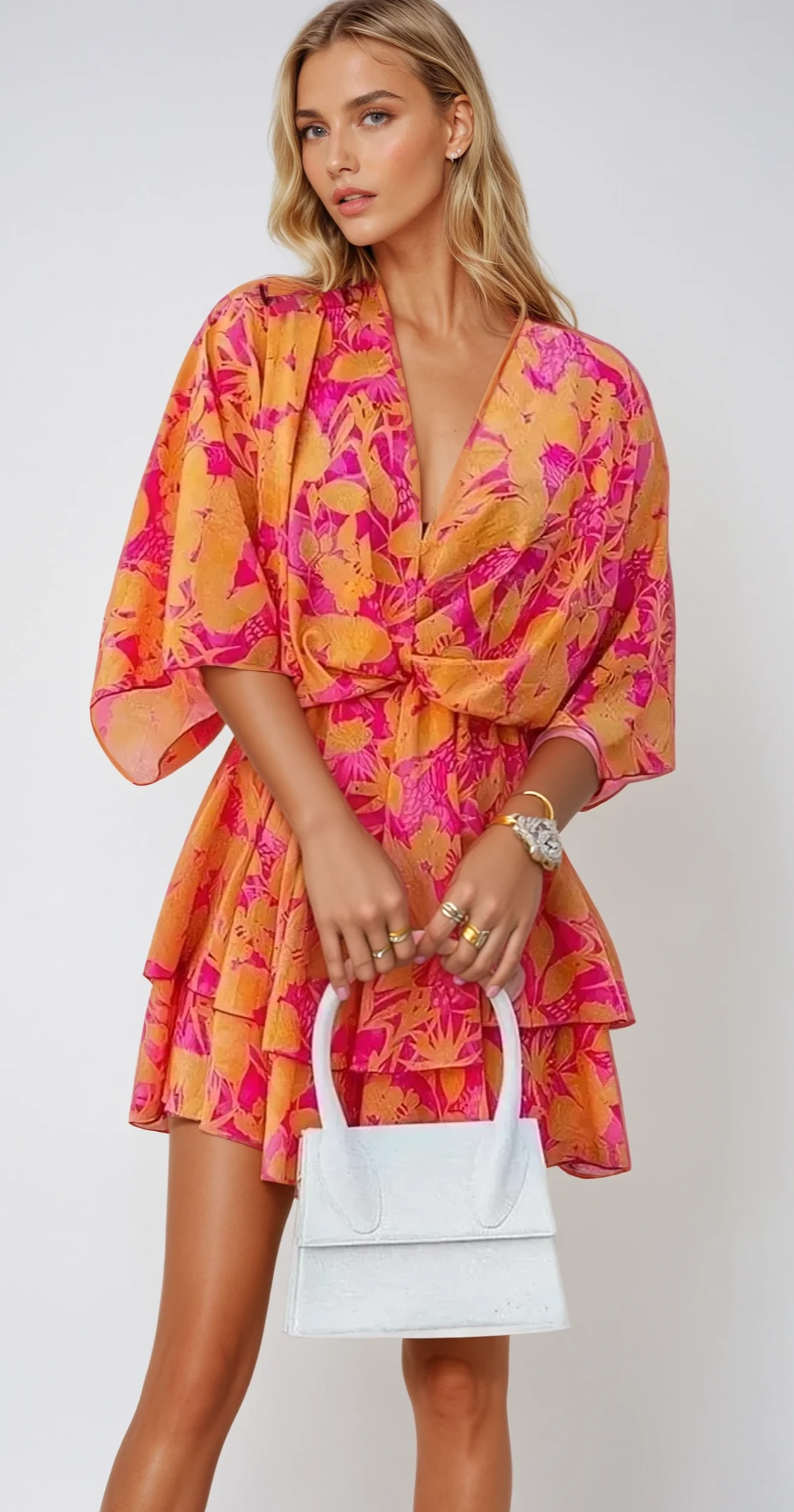 SUNSET BLISS – Rüschensommerkleid mit Mini-Länge und V-Ausschnitt