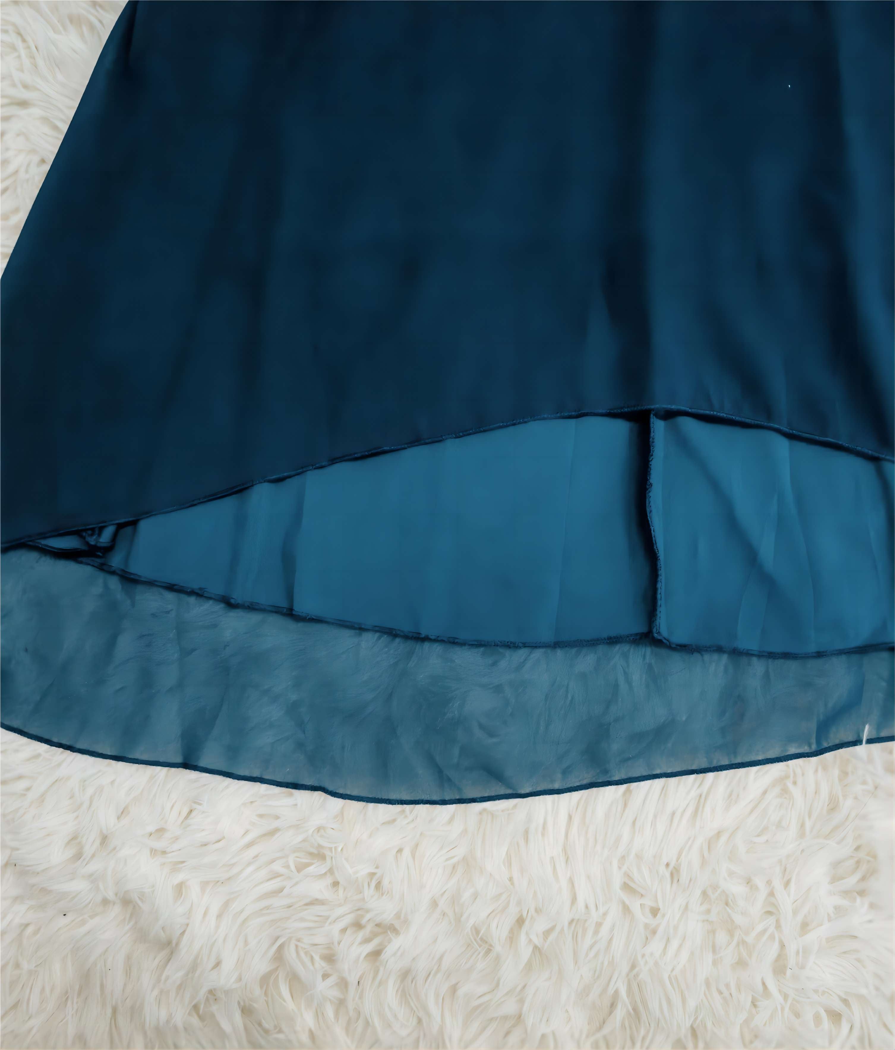 Damenkleid Festlich Elegant Schwarz Größe M Zeitlose Silhouette für Feierlichkeiten-5