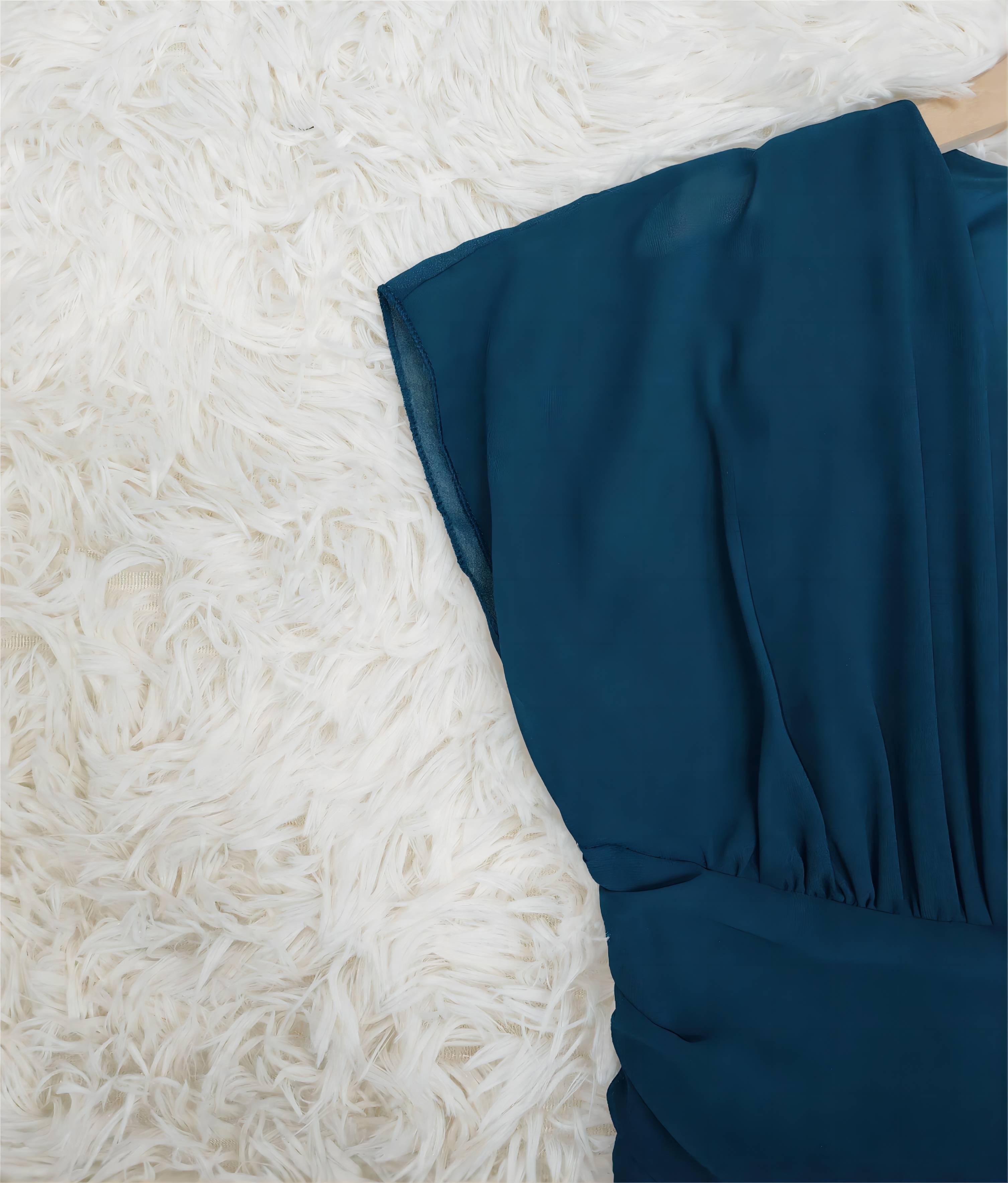 Damenkleid Festlich Elegant Schwarz Größe M Zeitlose Silhouette für Feierlichkeiten-3