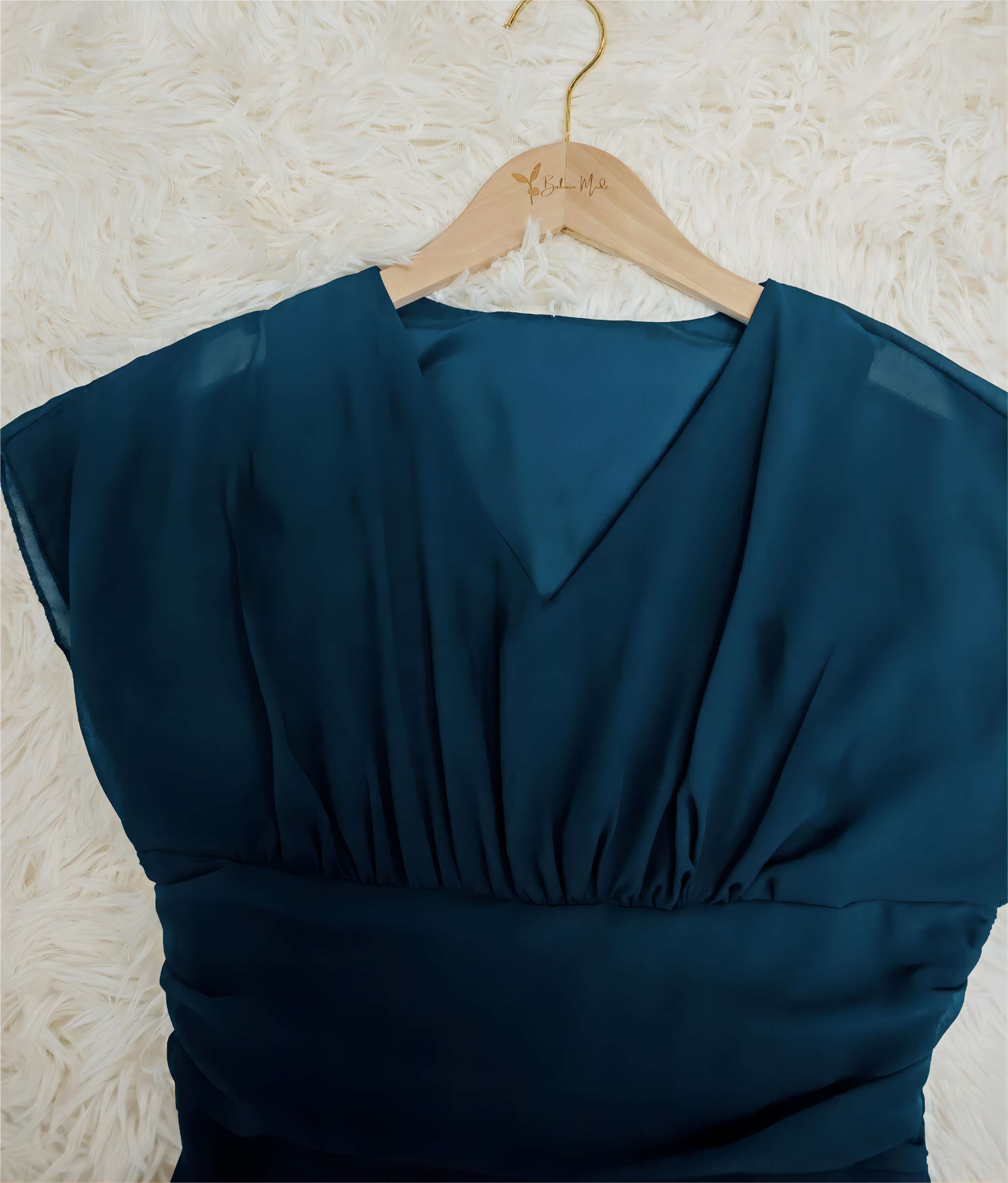 Damenkleid Festlich Elegant Schwarz Größe M Zeitlose Silhouette für Feierlichkeiten-2