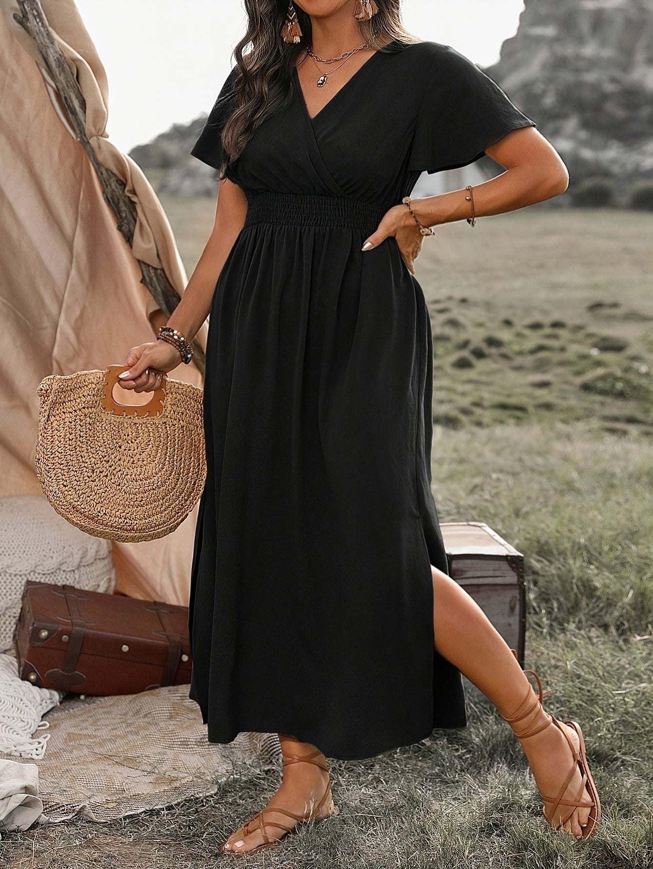 MIA – Elegantes Sommerkleid aus Leinen mit V-Ausschnitt