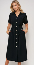 SUNNY ALLURE – Midi Kleid mit Knopfleiste und Schlitz