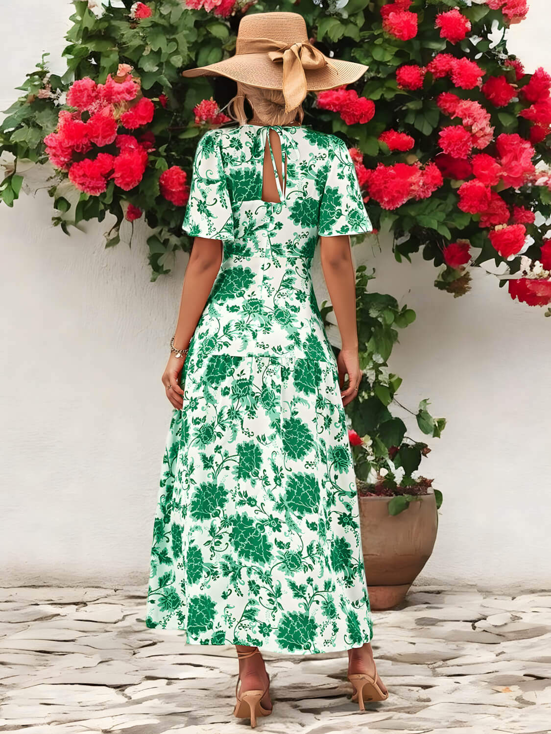 BLOOM HAVEN – Rückenfreies Sommerkleid mit Bindung