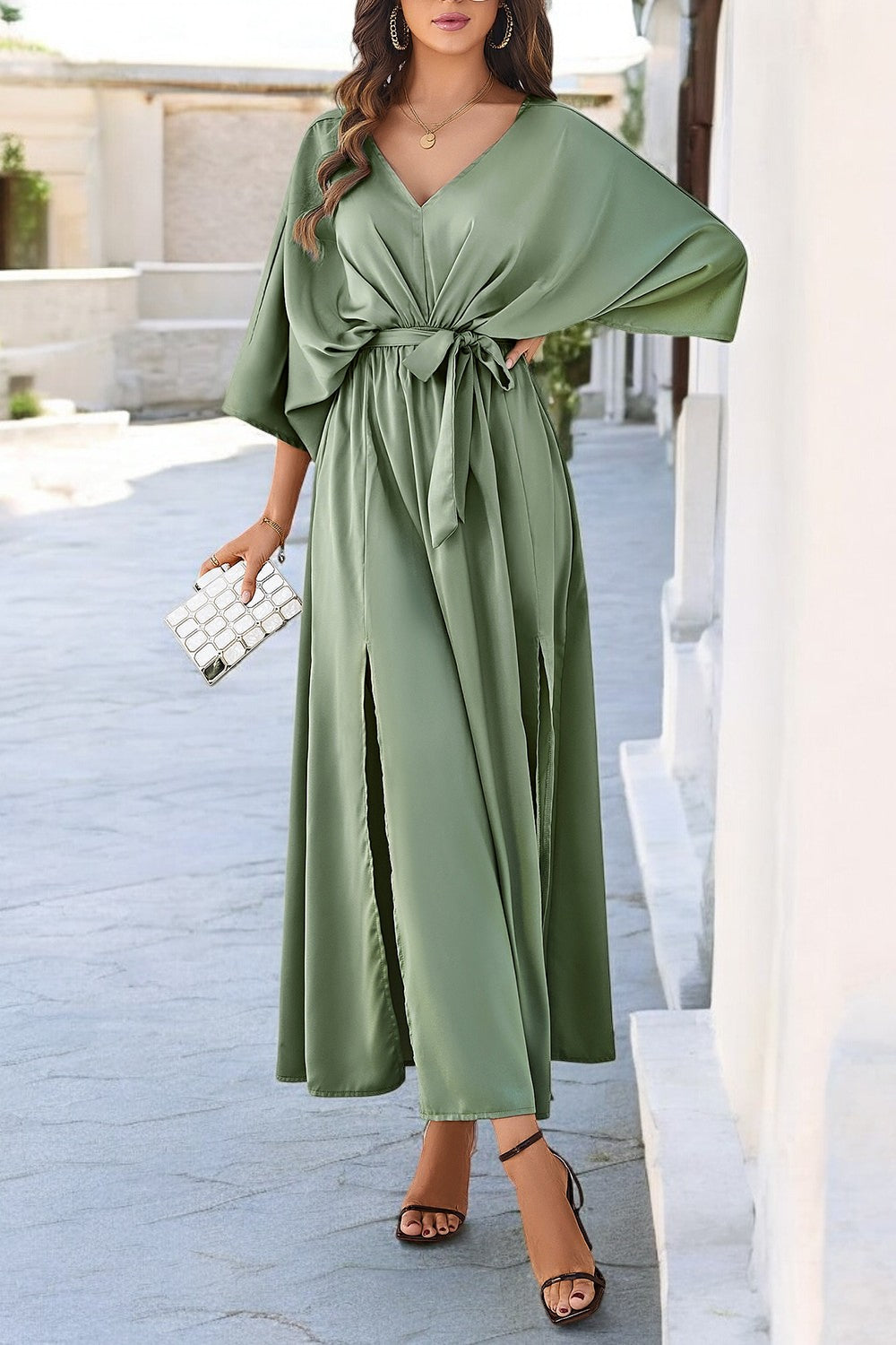 COASTAL CHARM – Kleid mit Schlitz, V-Ausschnitt und gebundenen Ärmeln