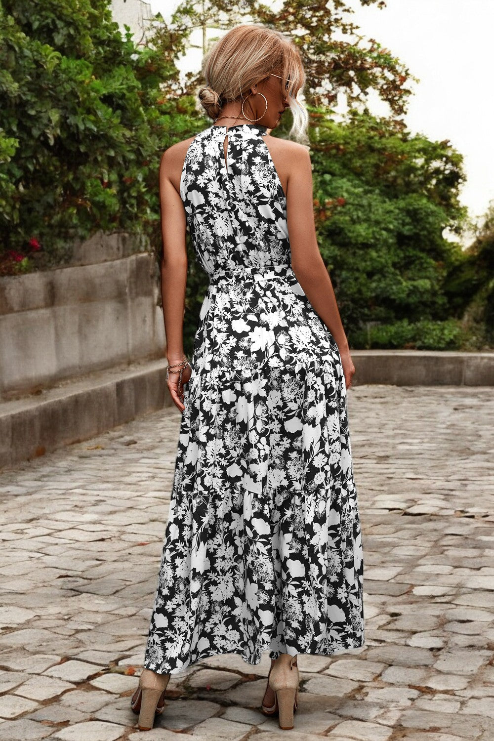 POLKA DOT MAXIKLEID – Langes Kleid mit Taillengürtel und Muster