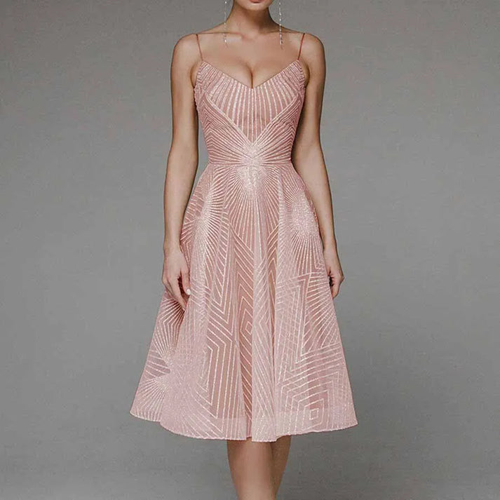 Loren – Elegantes Rückenfreies Kleid Für Stilvolle Auftritte