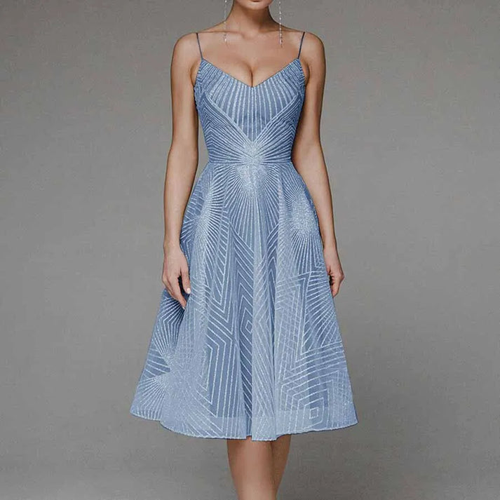 Loren – Elegantes Rückenfreies Kleid Für Stilvolle Auftritte