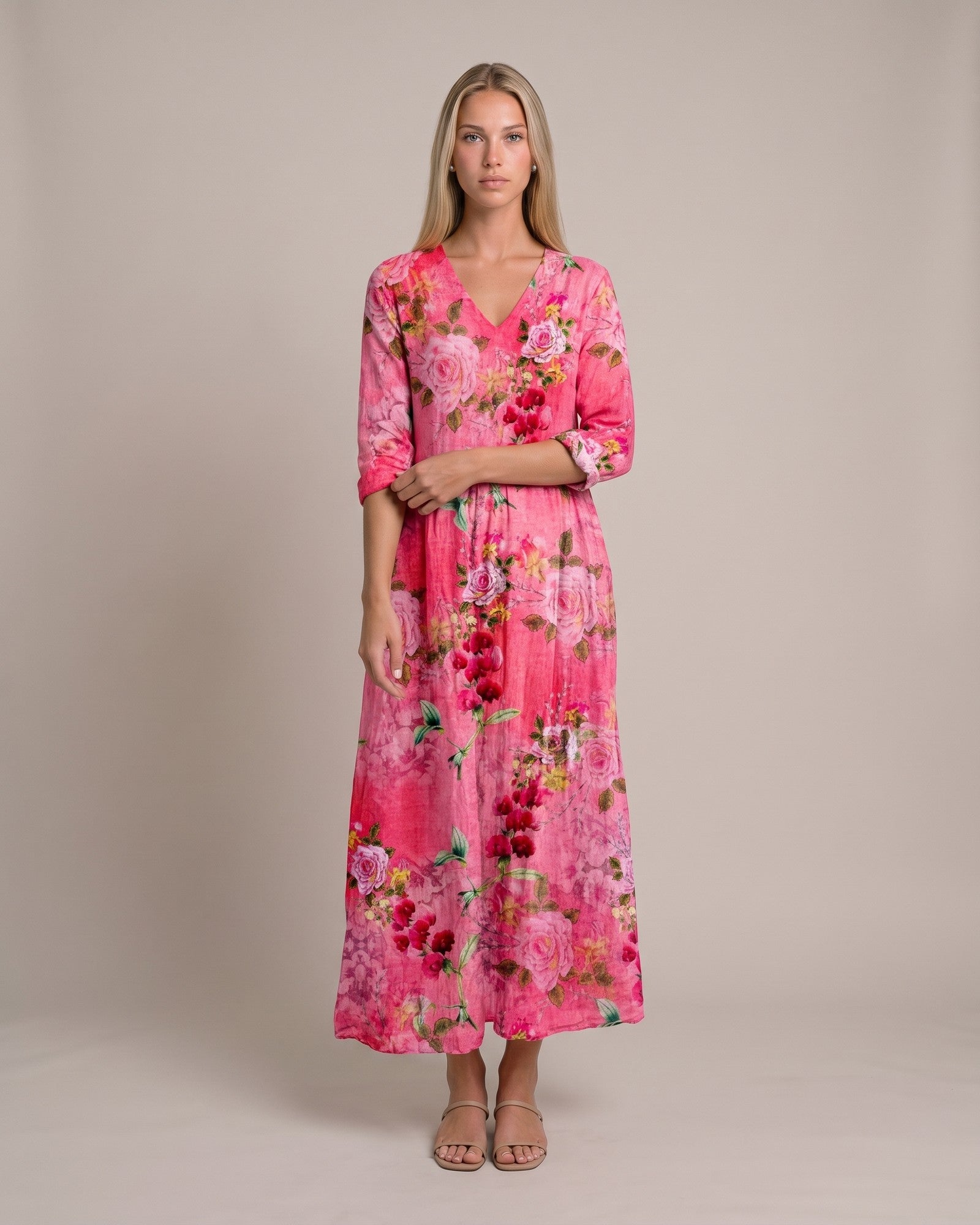 Model im Cella Maxikleid - Helles Fuchsia - von vorne