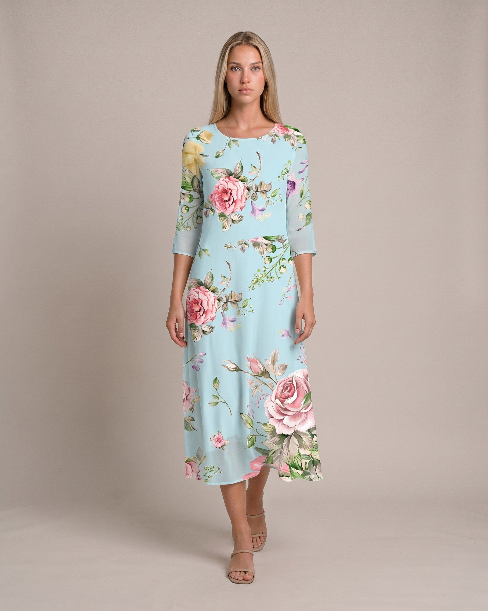 Model im Mara Blumenkleid - Himmelblau - zweite Ansicht