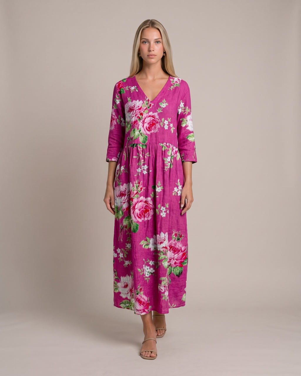 Model im Cella Maxikleid - Koralle Rosa - zweite Ansicht