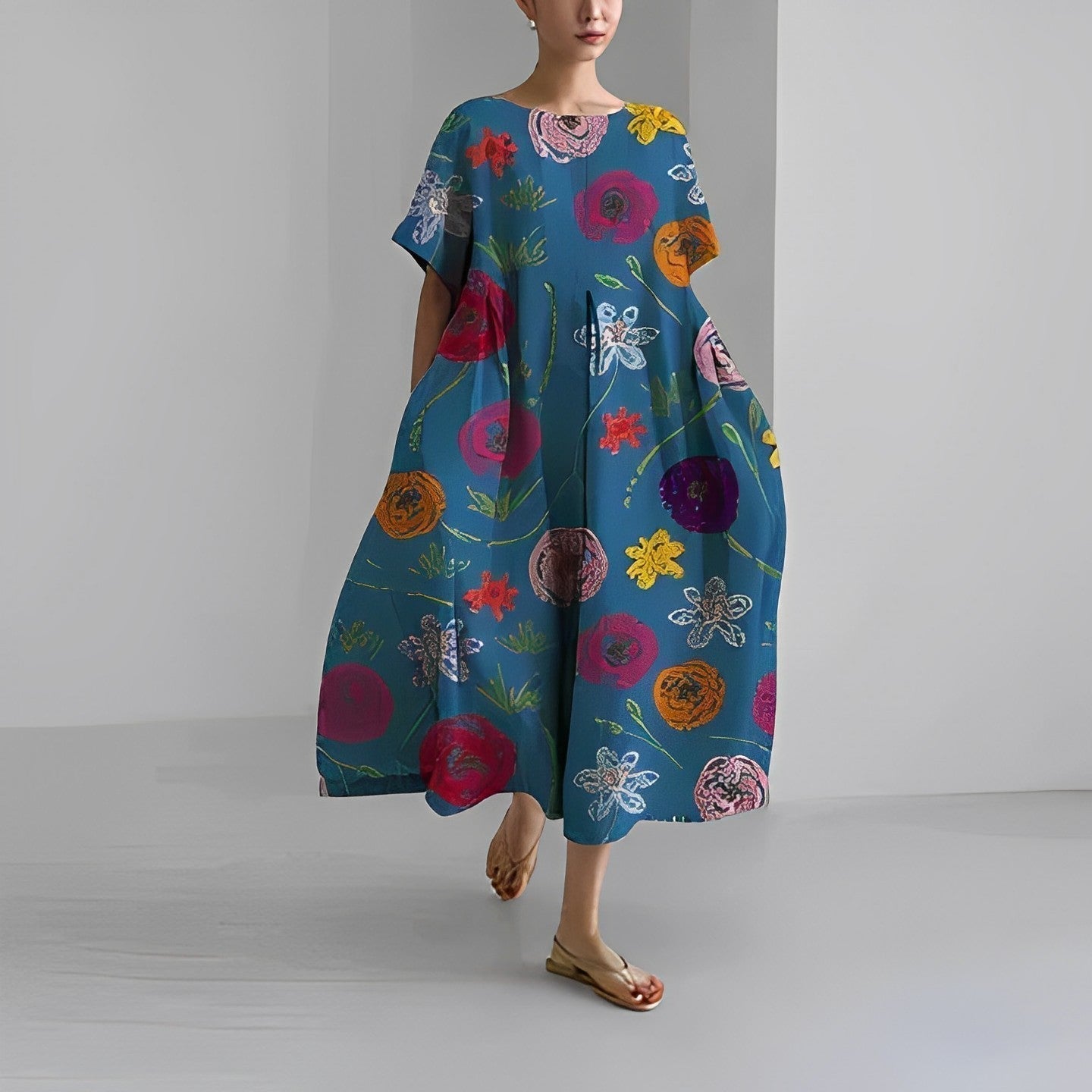 LEILA – Floral Boho Maxikleid mit V-Ausschnitt und Rüschen