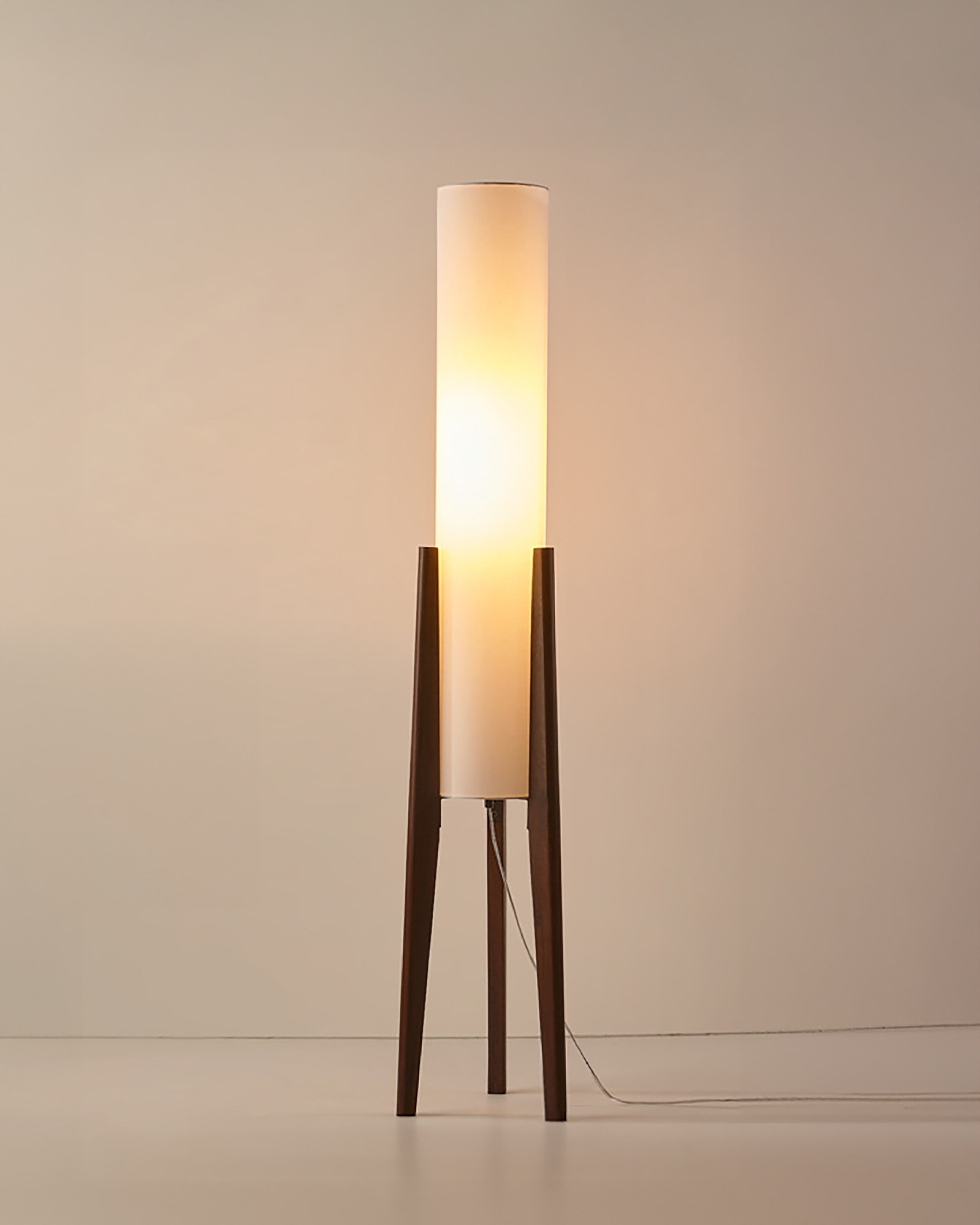 Wabi-Sabi LED Stehlampe aus Holz im Minimalistischen Design für Wohnzimmer – Energieeffiziente Stehleuchte mit Warmen Holztönen-2