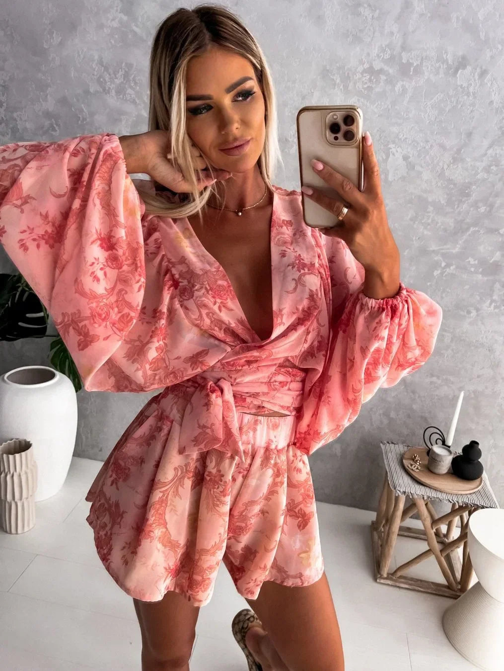LANA – Sexy Sommer Jumpsuit mit Tiefem V-Ausschnitt