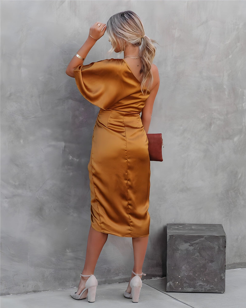ARIANA – Seiden Cocktailkleid mit Spaghettiträgern