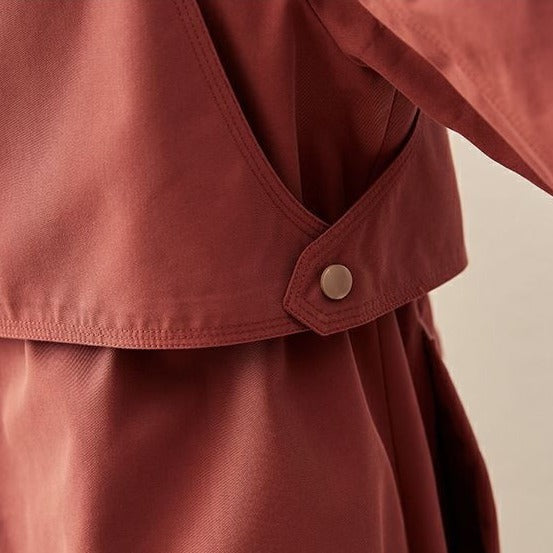 Crimson Elegance Damenjacke | Stilvolle Jacke mit funktionalen Details für jede Jahreszeit