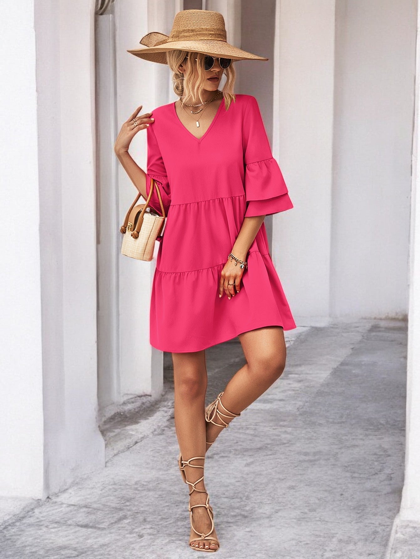 FLIRTY – V-Ausschnitt Minikleid mit Glockenärmeln