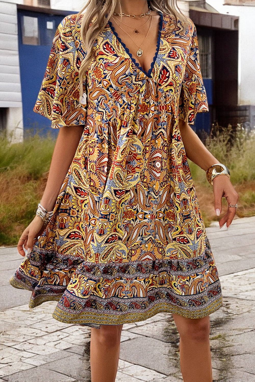 BREEZY BLOOM – Bedrucktes V-Ausschnitt Minikleid
