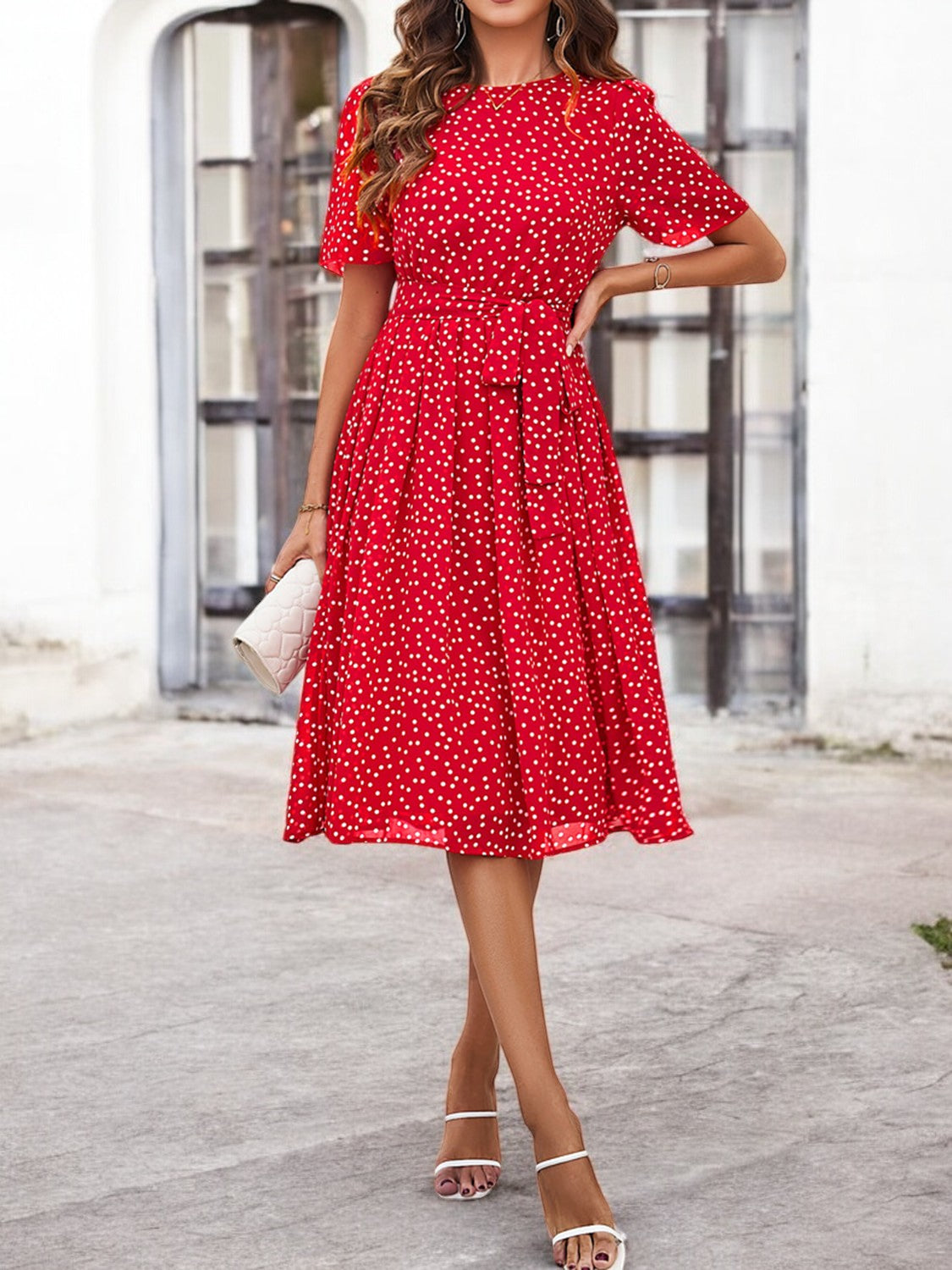 ALOSE – Bedrucktes Kleid mit Rundhalsausschnitt und kurzen Ärmeln