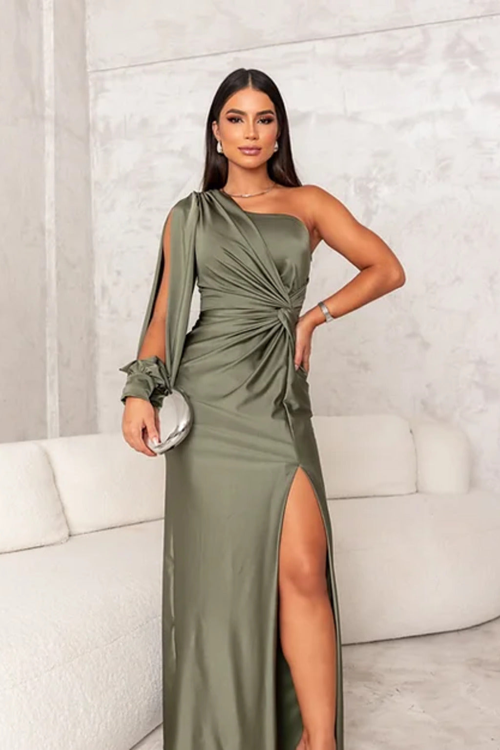 Kyara – Elegantes One-Shoulder-Satinkleid Mit Seitenschlitz