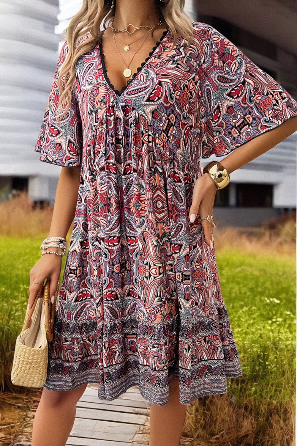 BREEZY BLOOM – Bedrucktes V-Ausschnitt Minikleid