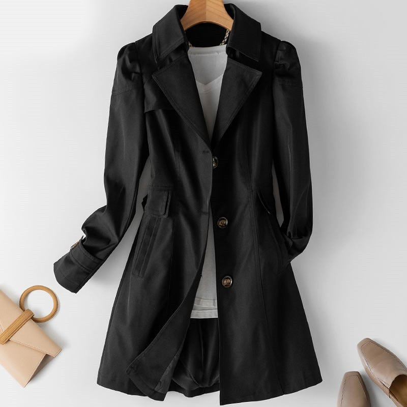 Clara – Moderner Trenchcoat mit hohem Kragen und Knöpfen