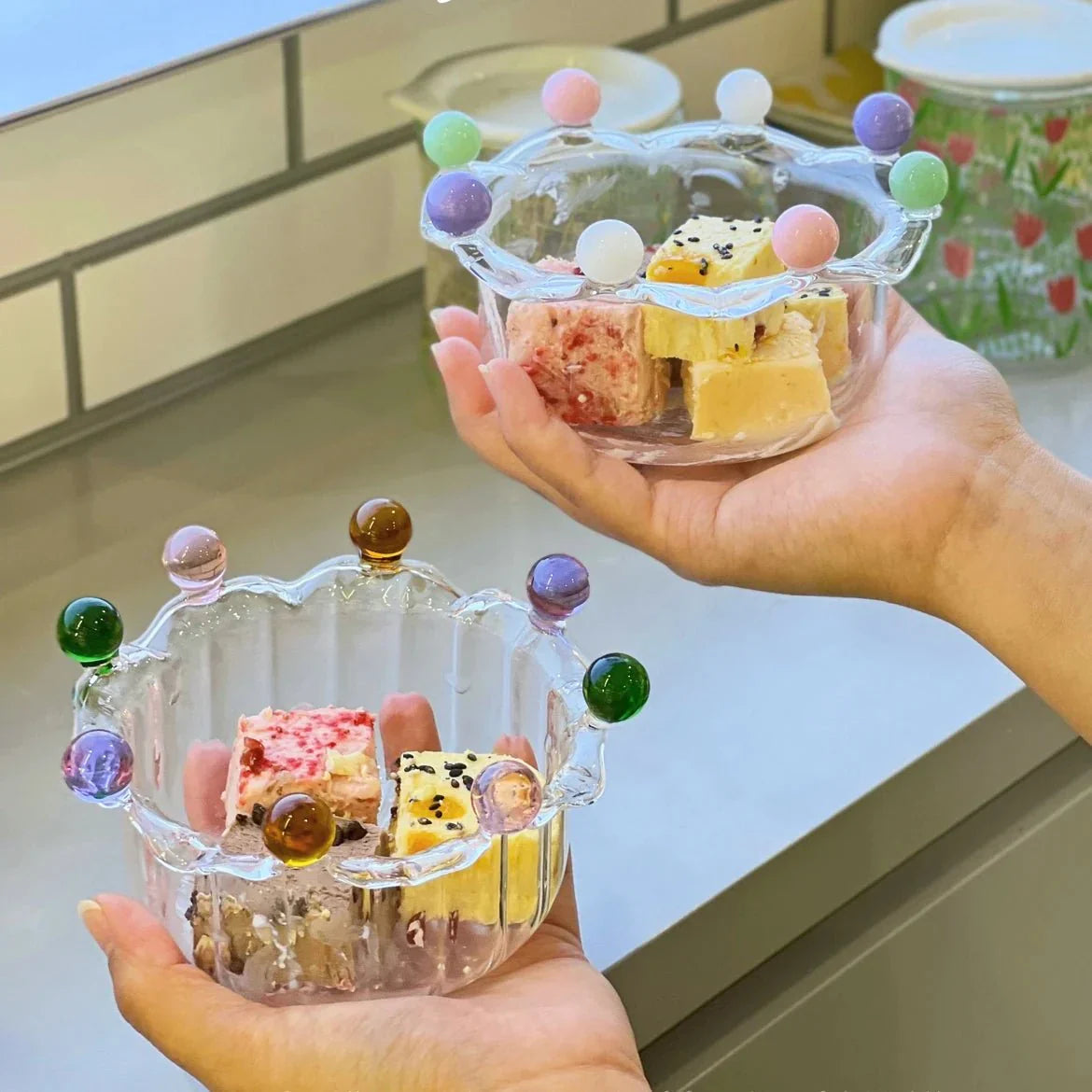 Bunte Kronenförmige Dessertschale aus Umweltfreundlichem Glas - 12,5 cm Durchmesser, Vielseitig für Desserts, Salate und Snacks-4