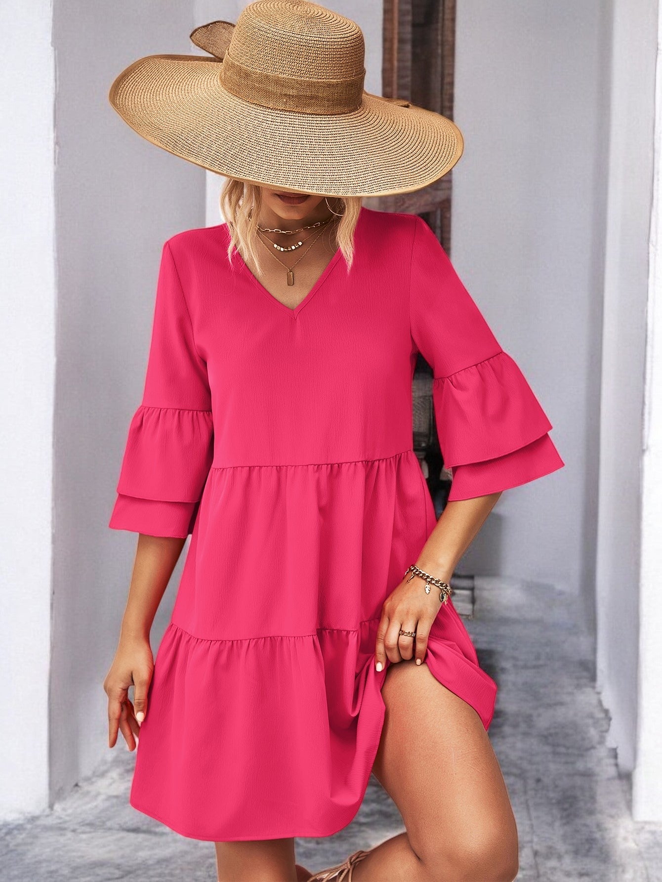 FLIRTY – V-Ausschnitt Minikleid mit Glockenärmeln