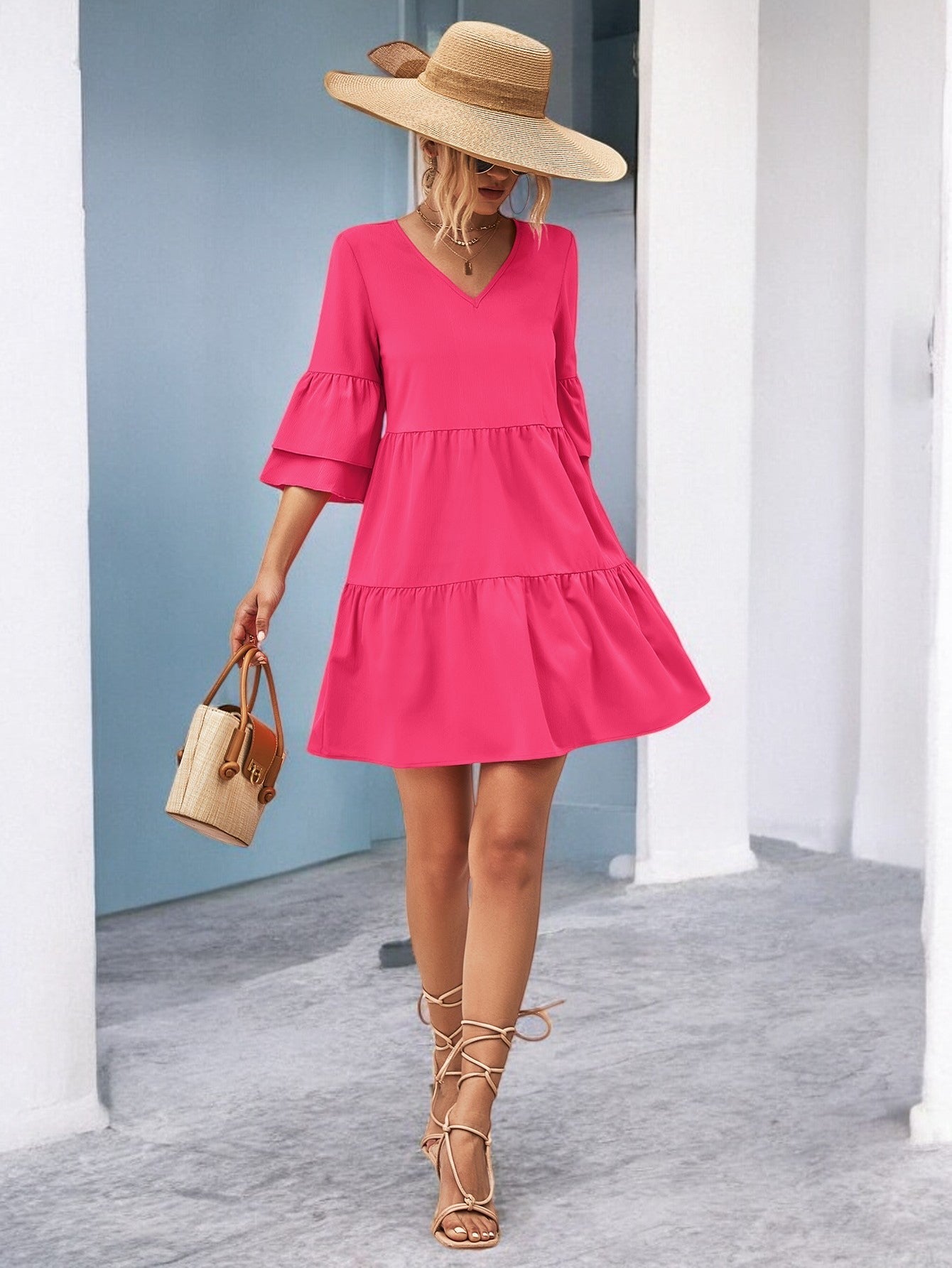 FLIRTY – V-Ausschnitt Minikleid mit Glockenärmeln
