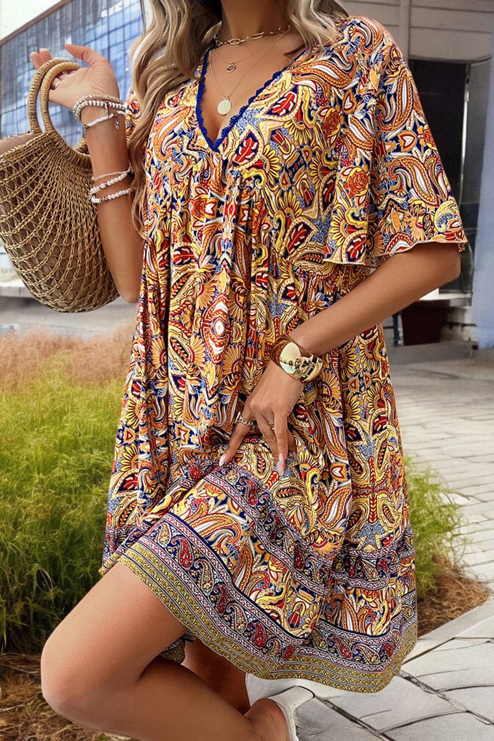 BREEZY BLOOM – Bedrucktes V-Ausschnitt Minikleid
