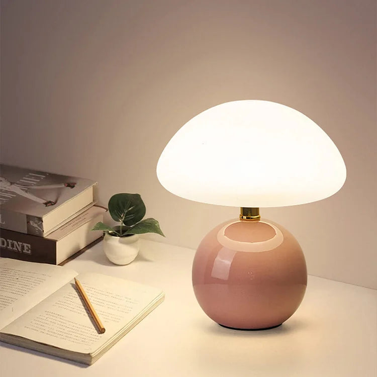 Elegante Tischlampe aus Keramik mit Warmweißer LED-Beleuchtung - Kompakte Nachttischlampe in Cremefarben, Ø 20 cm-6