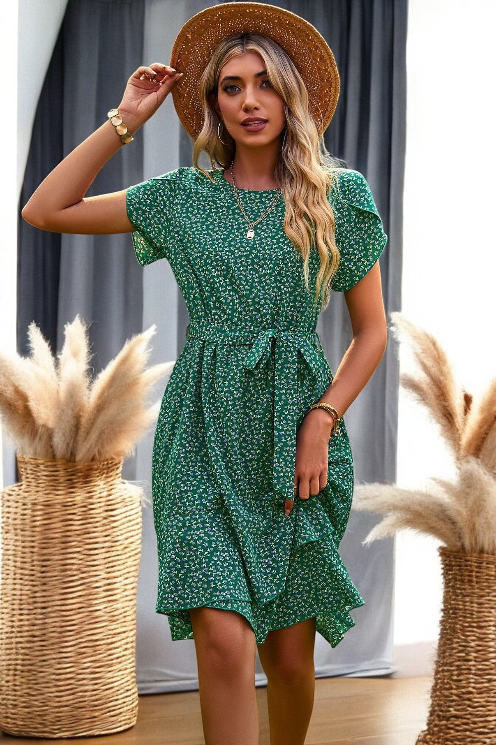 FLORAL PETAL – Mini Kleid mit Gürtel und Blumenärmeln