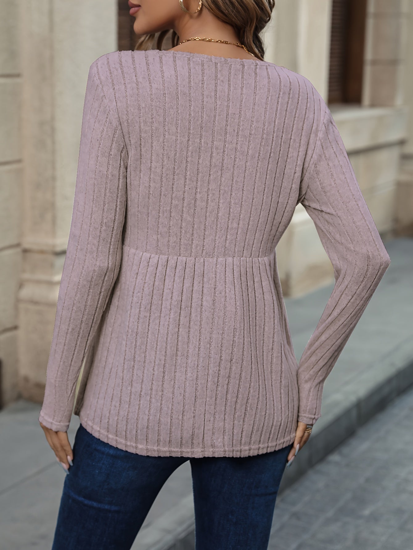 Apricotfarbener Rippstrickpullover