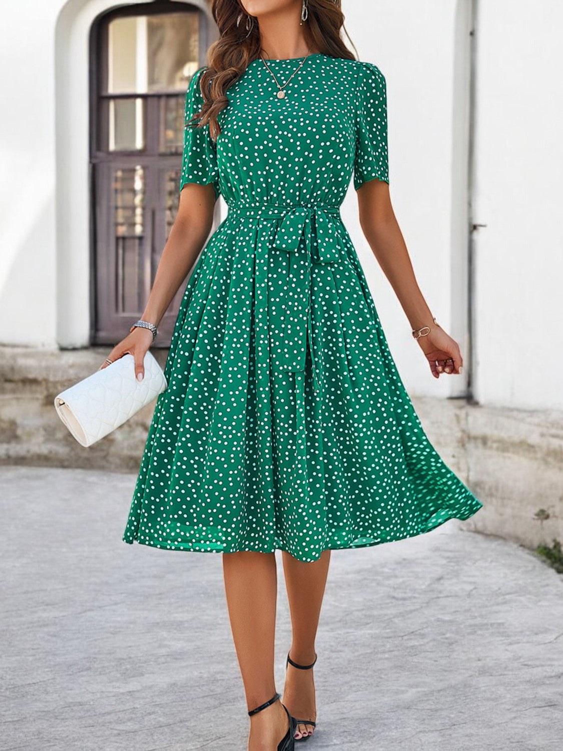 ALOSE – Bedrucktes Kleid mit Rundhalsausschnitt und kurzen Ärmeln