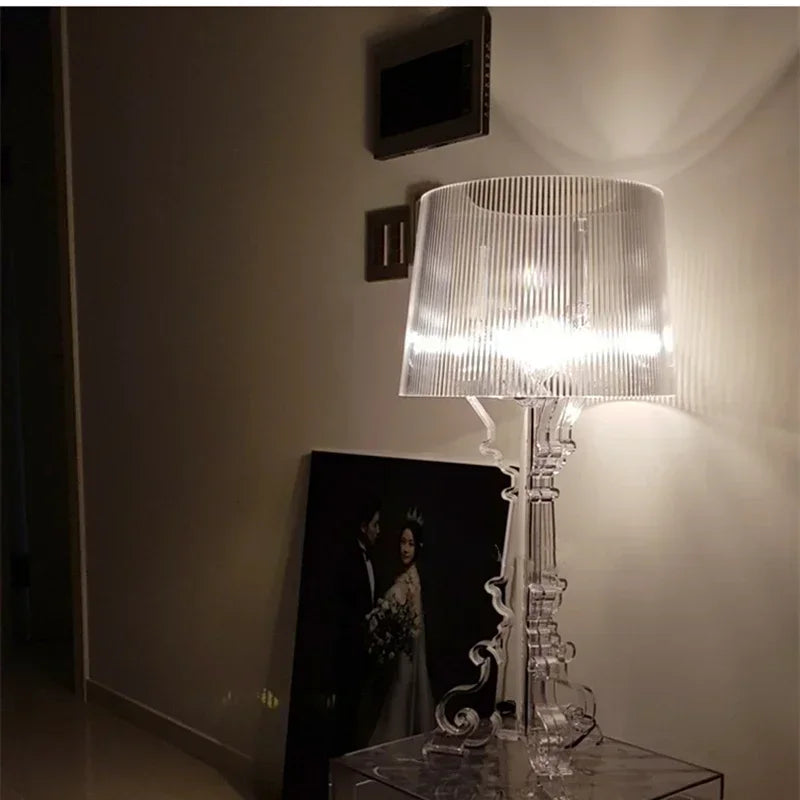 Burgundine Tischlampe mit Elegantem Design für Wohnzimmer und Schlafzimmer - Warmes Licht, Hochwertige Materialien, E27 Lampe-4