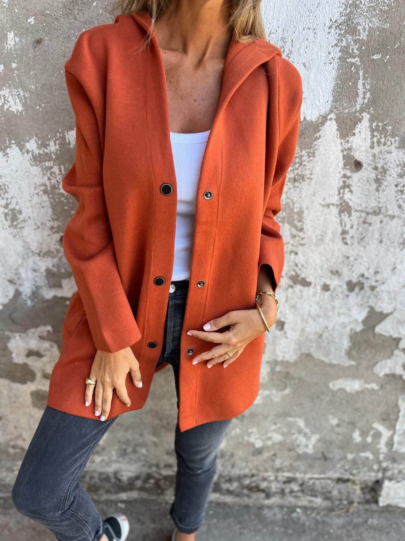 Norah – Lässige einreihige Kapuzenjacke für Damen