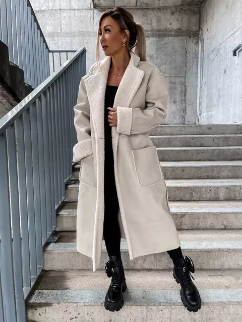 Almut – Stylische lange Lederjacke mit warmen Kunstfell-Akzenten