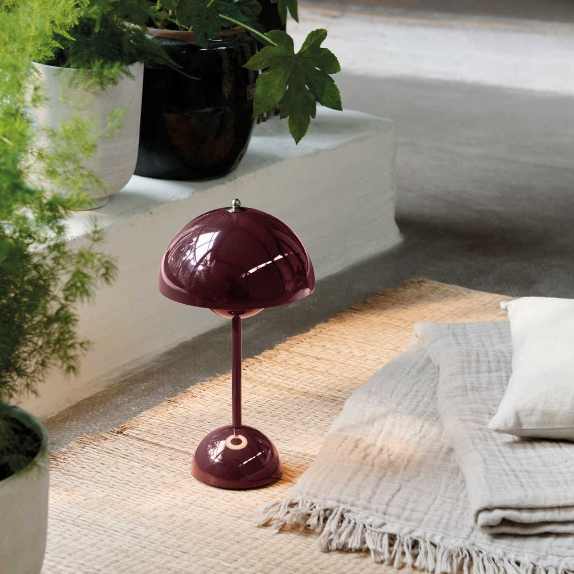 Variant image for Aurora-Inspirierte LED-Schreibtischlampe mit USB-C - Energieeffiziente, Warme Beleuchtung für Schreibtische und Kleine Räume-3