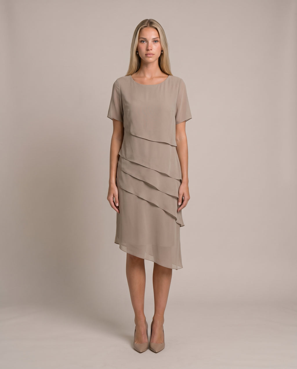 TESS Chiffonkleid für Damen in Khaki, gestuftes Kleid